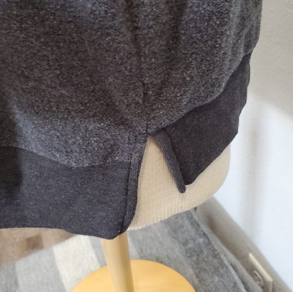 Victoria's Secret PINK Sweatshirt - Picture 2 of 4